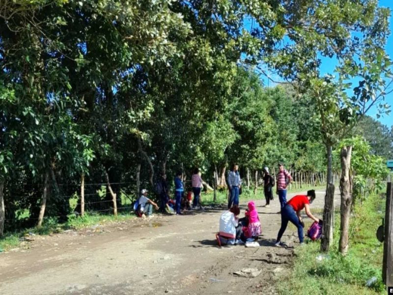 Sale nueva caravana migrante de Honduras con rumbo a USA.