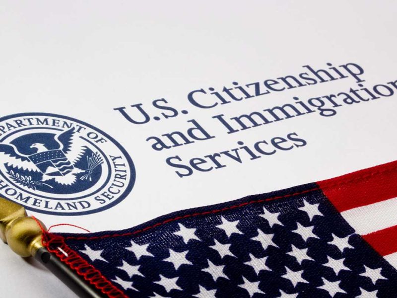USCIS publicó una guía para aclarar los lineamientos sobre “visas especiales”.