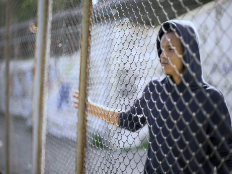 El nuevo programa de ICE vigilará a los migrantes de manera más profunda para no ponerlos en cárceles.