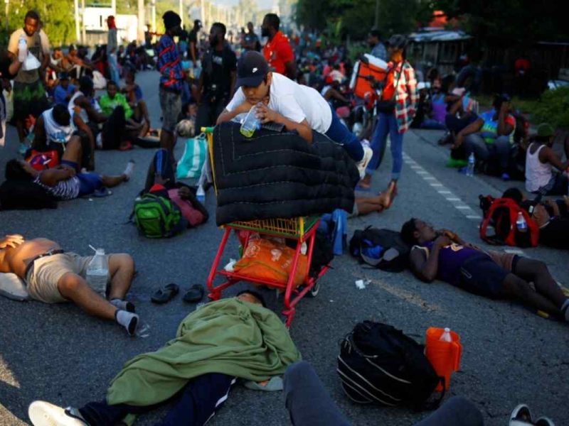 Migrantes en Chiapas exigen visas humanitarias para moverse libremente por México.