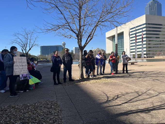 Desde Texas, personas se unen al movimiento. | Foto: Twitter de Al Día Dallas.