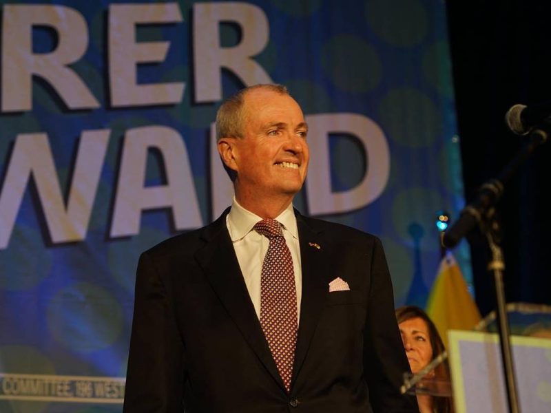 El gobernador de Nueva Jersey anunció una ayuda para todos los migrantes indocumentados que pagan sus taxes.