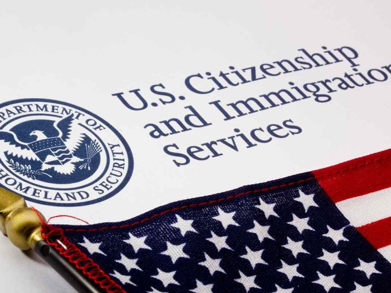 El costo de la Green Card puede variar si el peticionario vive fuera o dentro de Estados Unidos