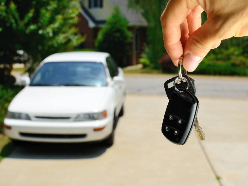 El costo para regularizar un auto chocolate es de 2 mil 500 pesos y sólo se podrá uno por persona