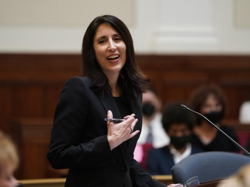 El gobernador, Gavin Newsom, calificó a Paricia Guerrero como como una mente legal entusiasta y una jurista bien considerada.
