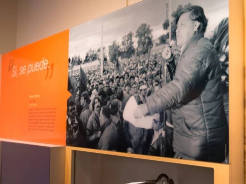 El 31 de marzo se celebra a César Chávez, quien defendió los derechos de los trabajadores agrícolas.