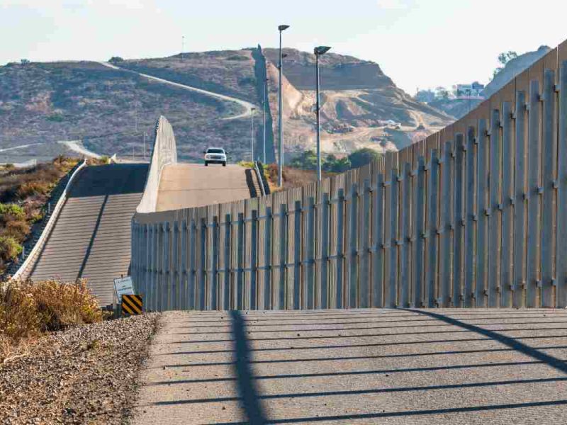 La Patrulla Fronteriza calcula que en próximos días unos 18 mil migrantes tratarán de cruzar la frontera de México hacia Estados Unidos.