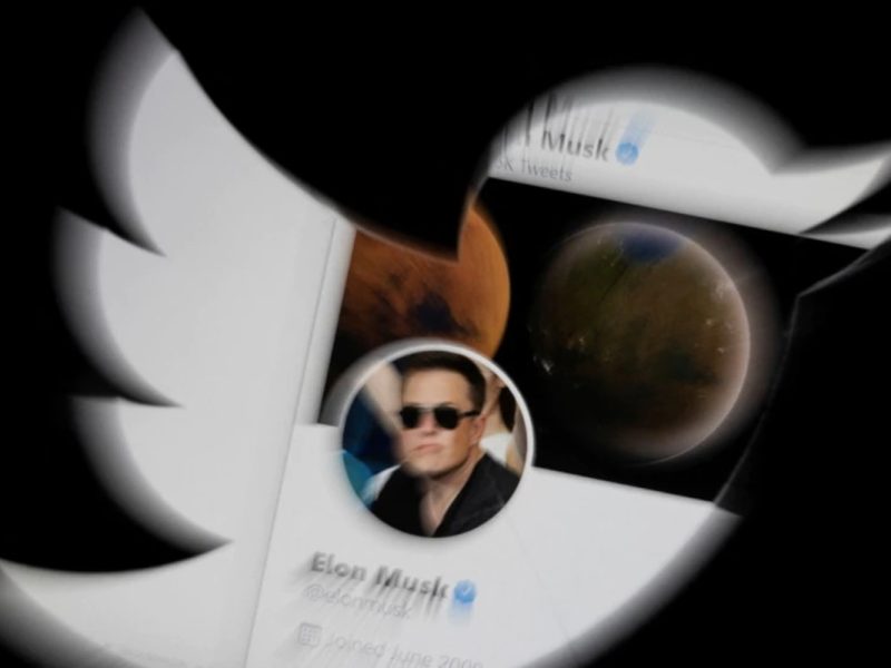 El acuerdo de la compra de la red social contempla que Elon Musk pague 54.20 dólares por cada acción de Twitter