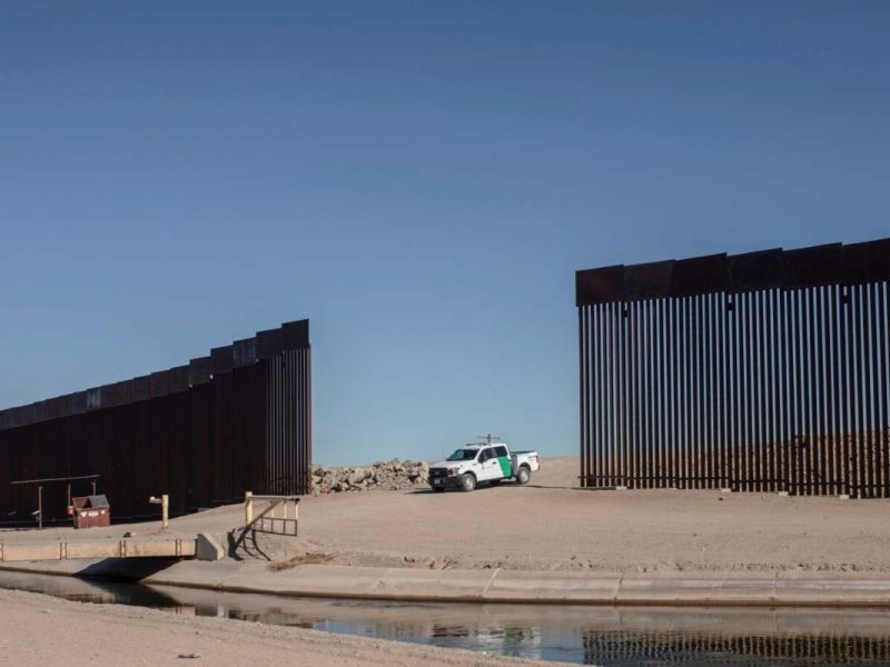 Greg Abbott decidió enviar a migrantes a DC pocos días después de que se anunciar el final del Título 42