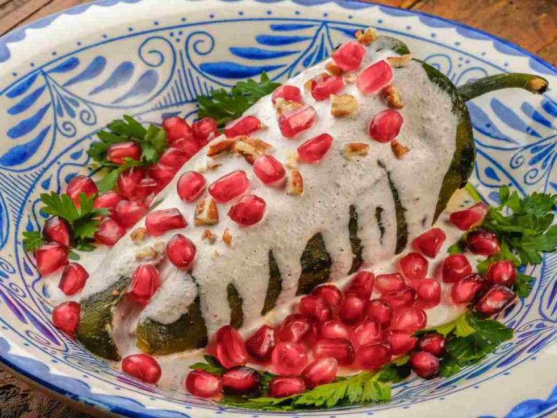 Para que celebres el Cinco de mayo, te damos 6 ideas de comida tradicional mexicana que no puede faltar.