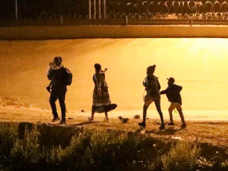 Antes de que llegue el fin del Título 42, Estados Unidos aceleró la deportación de los migrantes que llegan a la frontera.