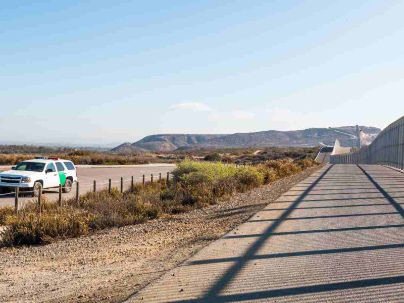 POLITICO y Harvard hicieron una encuesta para saber lo que opinan los estadounidenses sobre el Título 42.