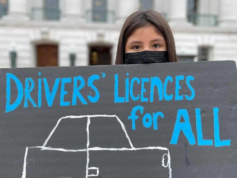 El gobernador Charlie Baker se negó a aprobar la iniciativa en mayo, por lo que se necesitaron dos terceras partes de los botos en el Senado y la Cámara de Representantes para aprobar la ley