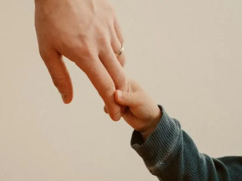 Reza esta oración para pedir por los padres de familia.