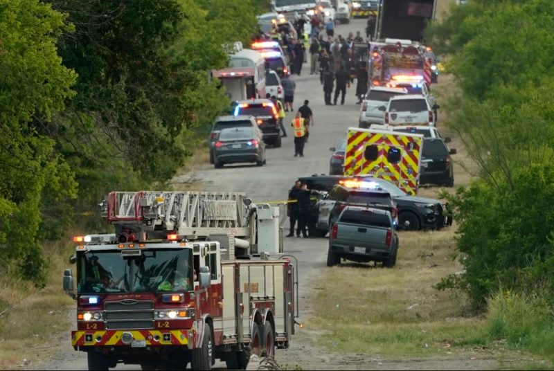 Las autoridades locales dicen que al menos 34 de las 51 víctimas fatales dentro del tráiler ya están identificadas.