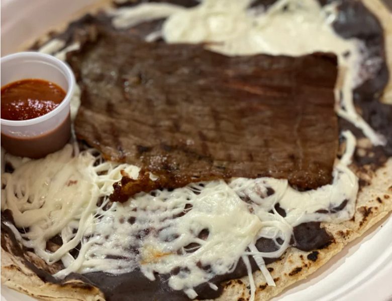 Memela platillo típico de Oaxaca