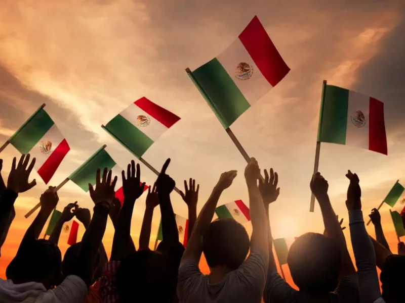 En el caso de las parejas, para solicitar la residencia permanente mexicana se debe demostrar que hay una relación de al menos desde dos años antes de presentar la solicitud