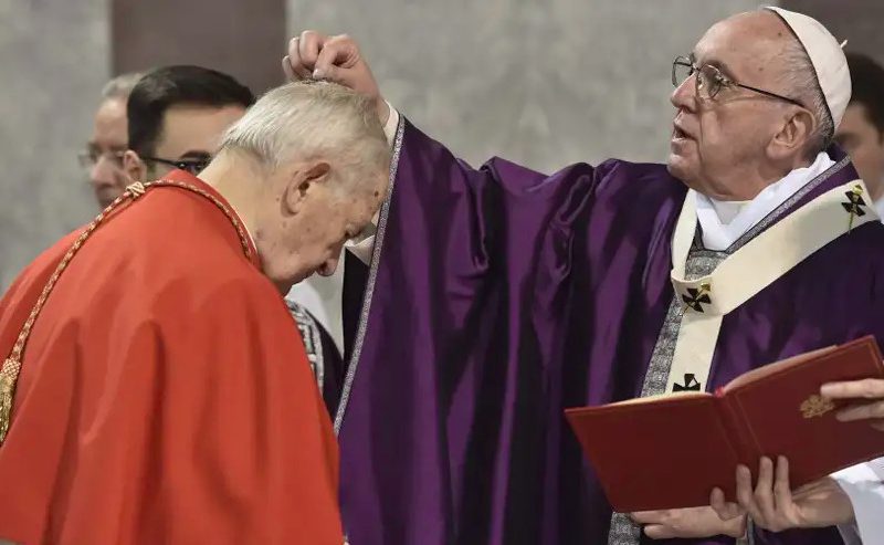 Papa Francisco lamenta el fallecimiento del Cardenal Jozef Tomko.