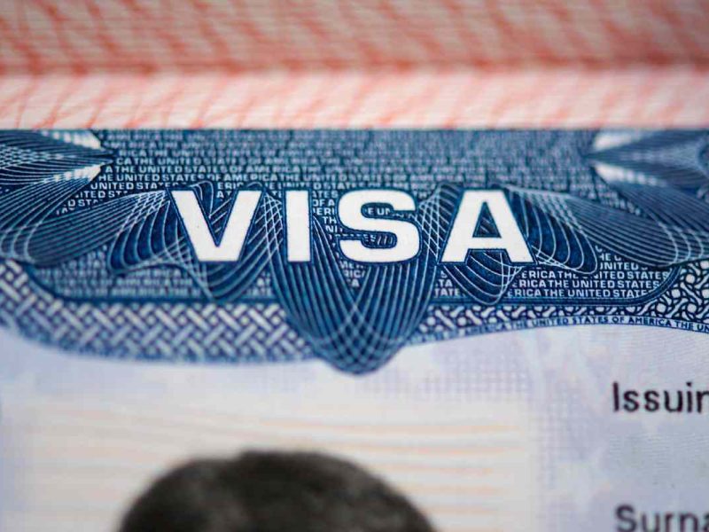 Deberás llevar a tu entrevista los documentos que no hayas cargado en los portales oficiales para el trámite de la visa americana