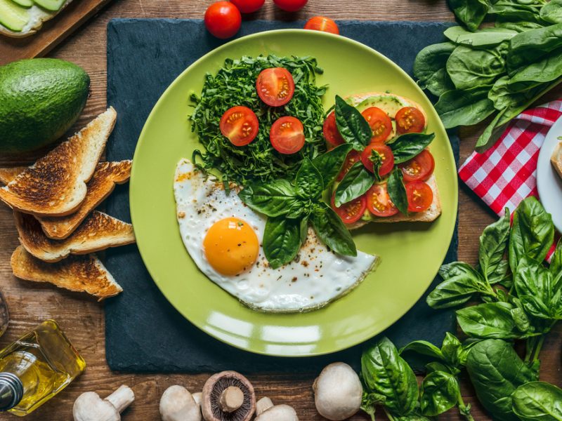 El desayuno es la comida más importante del día, por eso debe ser algo saludable pero a la vez divertido para que tus hijos deseen comerlo en este regreso a clases 2022.