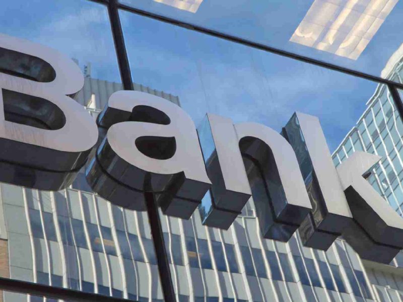 El programa de crédito que se basa en factores como pagos de alquiler, facturas de servicios públicos, teléfono y seguro de automóvil.