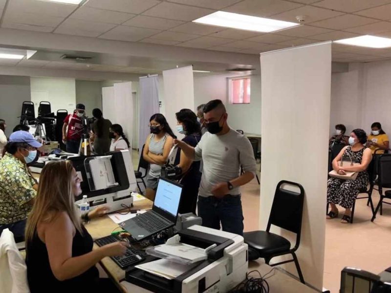 Muchos de los servicios de los consulados se limitan a su circunscripción