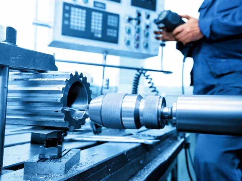 Hay trabajo en Canadá para mexicanos en una fábrica.