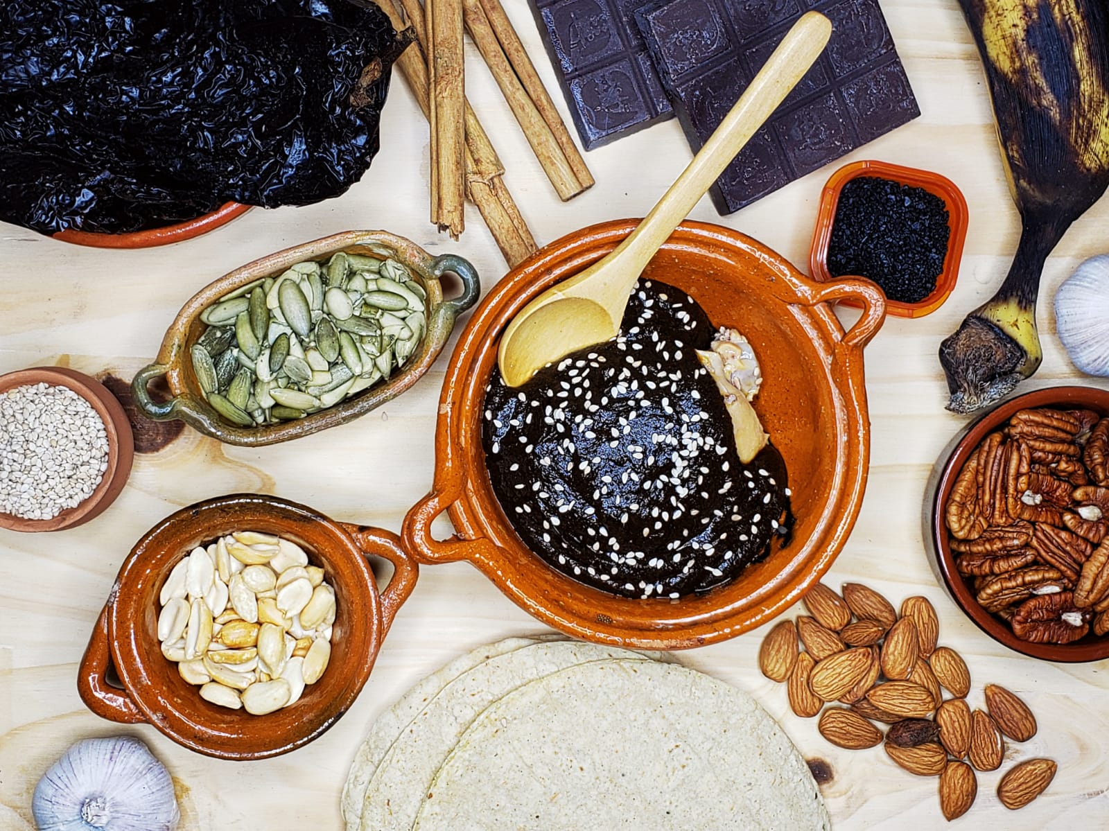 Mole negro. | Foto: Gabriela Ortiz / Conexión Migrante.