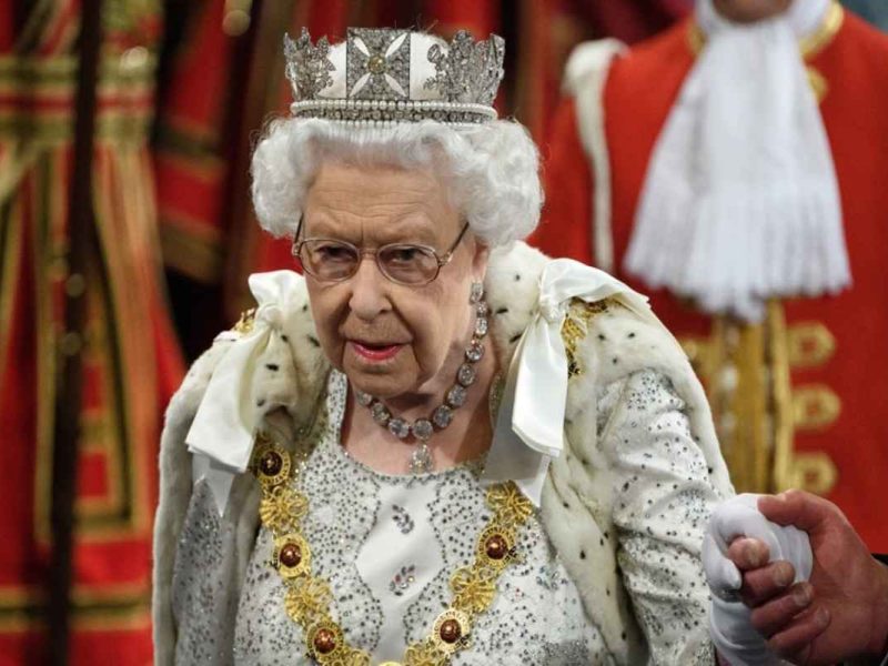 Te decimos quién es el heredero al trono tras la muerte de la reina Isabel II.