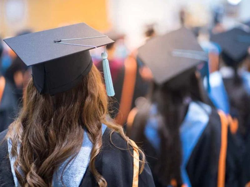 La migración hacia Estados Unidos de mexicanos con licenciatura o posgrado aumentó en 2021.