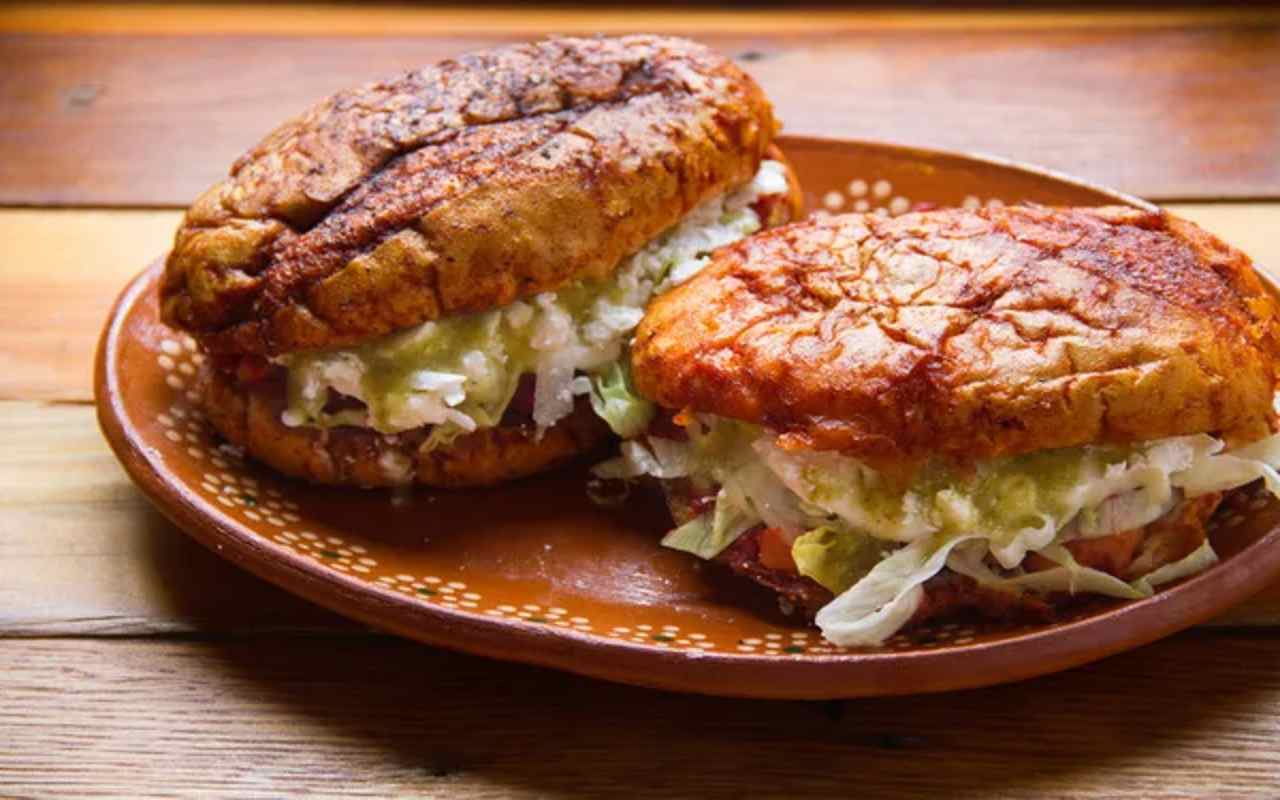 Te compartimos la receta para preparar pambazos mexicanos. | Foto: Depositphotos