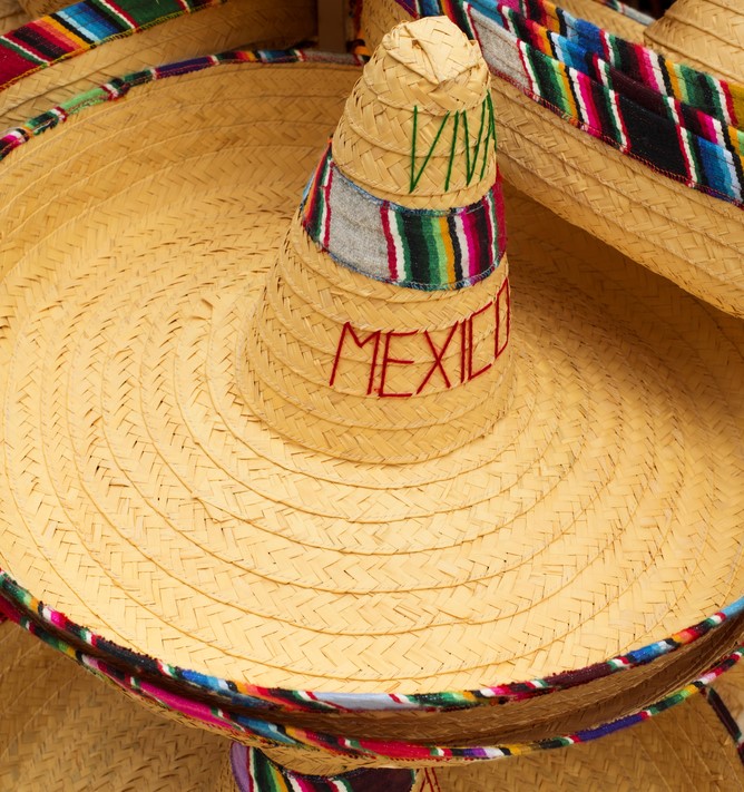 Sombrero rafia para fiestas patrias