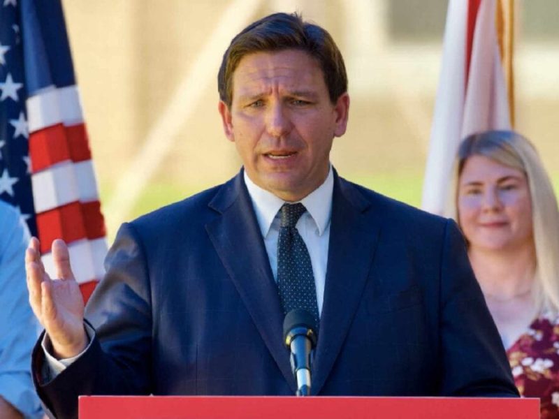 Perla Huerta, es la presunta mujer que ayudó a Ron DeSantis a organizar el traslado de los migrantes.