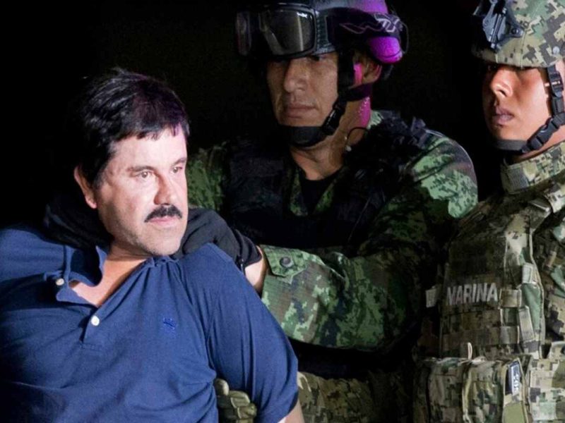 Joaquín "El Chapo" Guzmán Loera es acusado de narcotráfico y ahora enfrenta problemas en prisión.