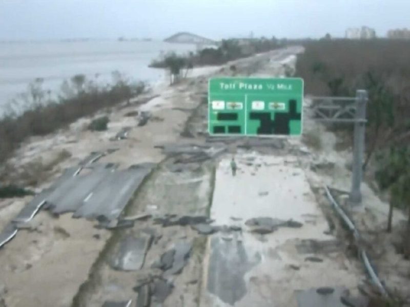 La manera más rápida para solicitar es a través de DisasterAssistance.gov.