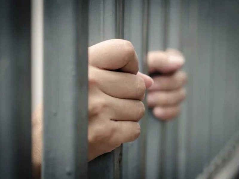 Migrantes en cárcel de Estados Unidos denunciaron malas condiciones y ahora sufren represalias.