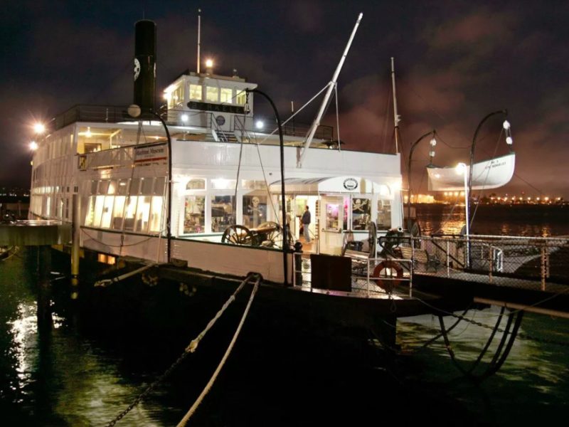 Berkeley Steam Ferry Boat es un lugar perfecto para vivier una experiencia paranormal.