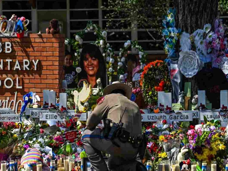 El jefe escolar de Uvalde renunció.