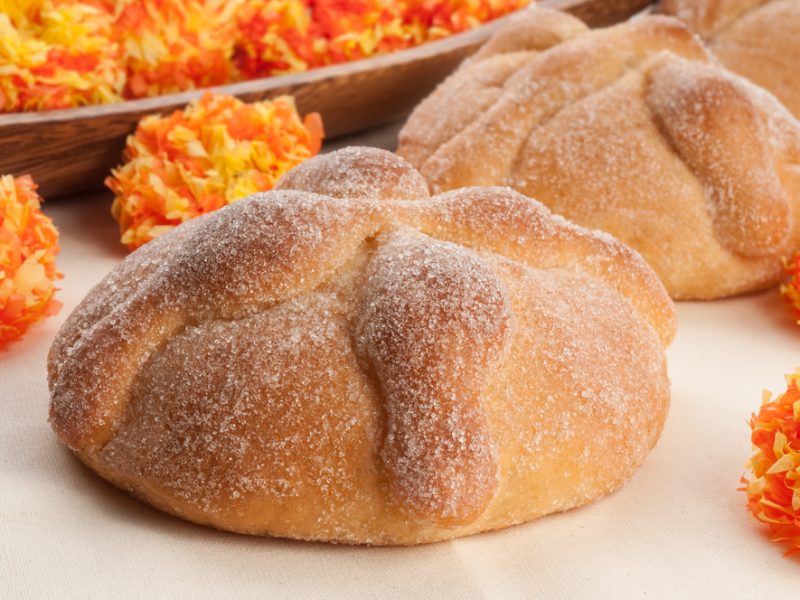 Receta del tradicional pan de muerto.