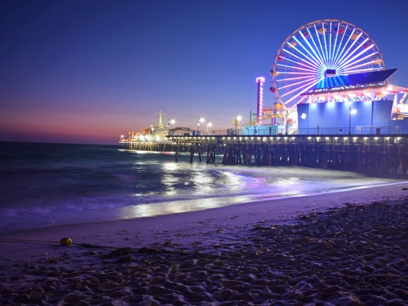 Playa de Santa Mónica, uno de los atractivos de Los Ángeles, California.