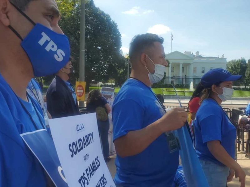 Beneficiados del TPS aglutinados en la Alianza Nacional se manifiestan en DC