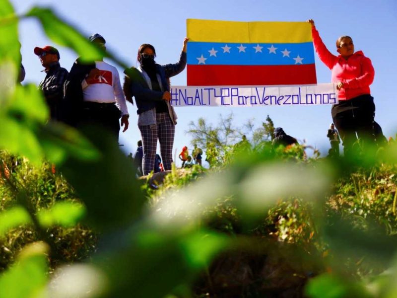 Para solicitar el retorno voluntario, los migrantes venezolanos en Tijuana deben acudir a las oficias del INM locales