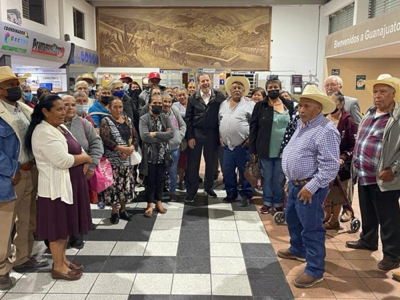 Mineros de Plata sigue reuniendo familias.