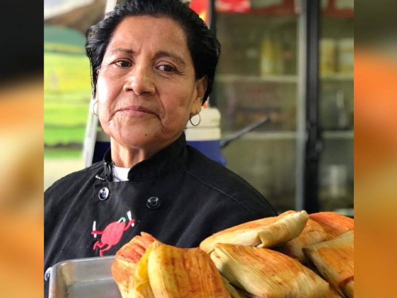 Esther fue deportada y ahora alimenta a migrantes