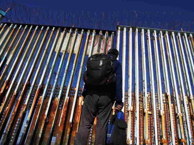 Sólo se permitirá que las personas que crucen presenten una solicitud de asilo hasta después del 21 de diciembre, ya cuando haya finalizado el Título 42.