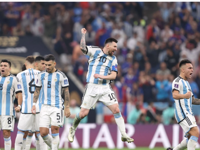 Lionel Messi logró conseguir su primera Copa del Mundo en el Mundial de Qatar 2022.