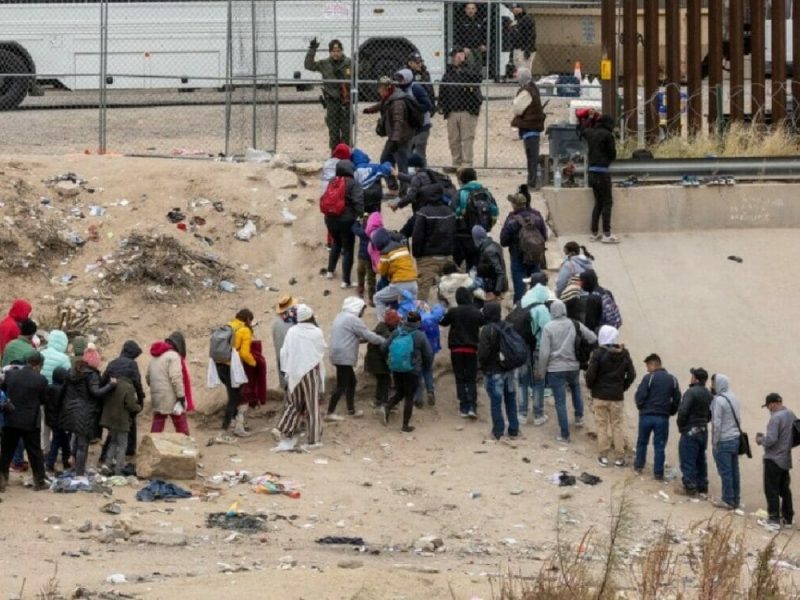 ¡El Título 42 permanecerá vigente!