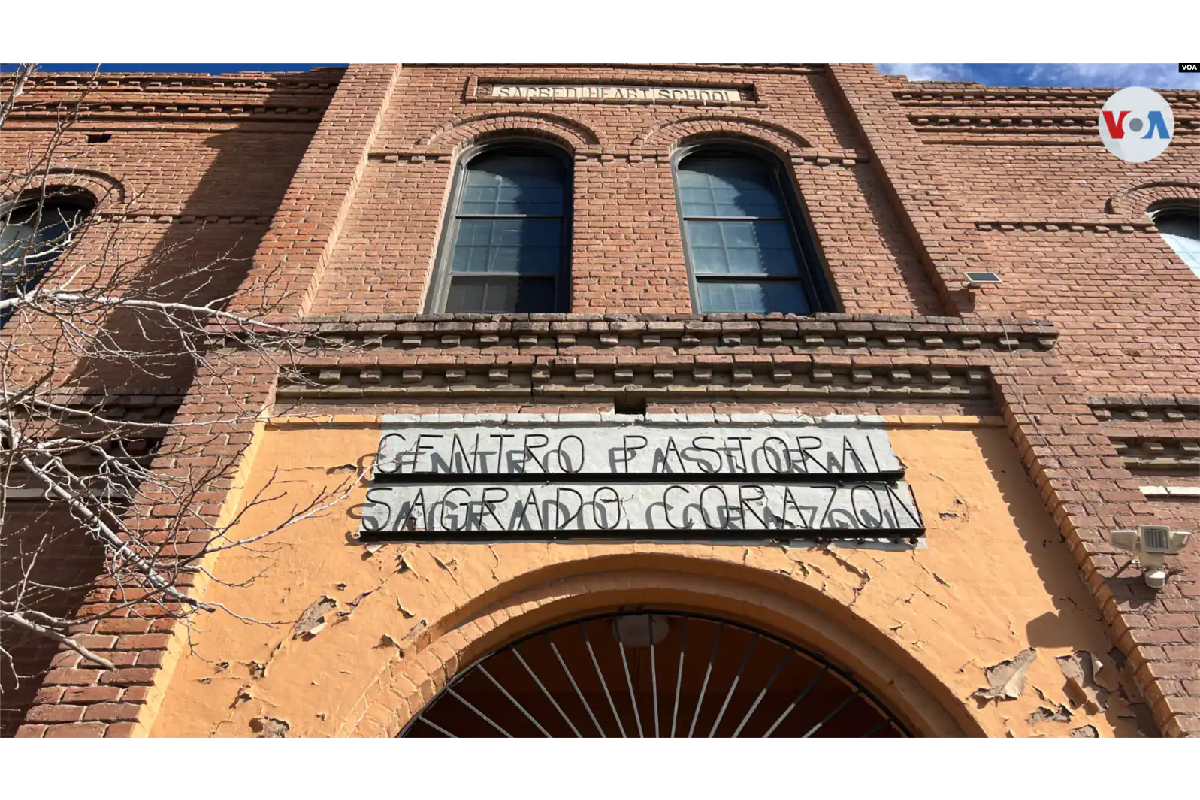 cómo encontrar las iglesias que ayudan inmigrantes

Iglesia del Sagrado Corazón. | Foto: Voz de América.