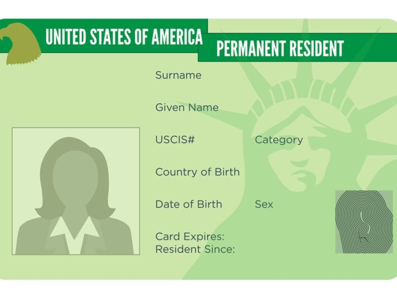 Puedes obtener la Green Card bajo ala Ley de Ajuste Cubano.