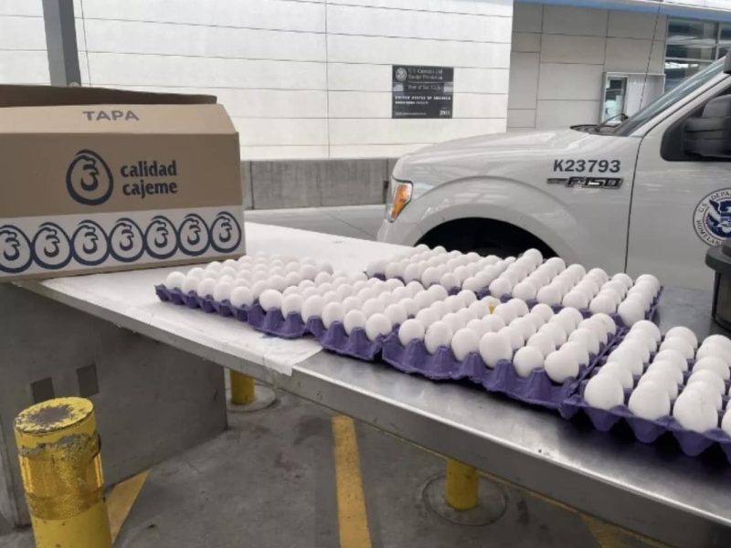 Cruzar huevo de Mx a EUA puede costarte 10 mil dólares